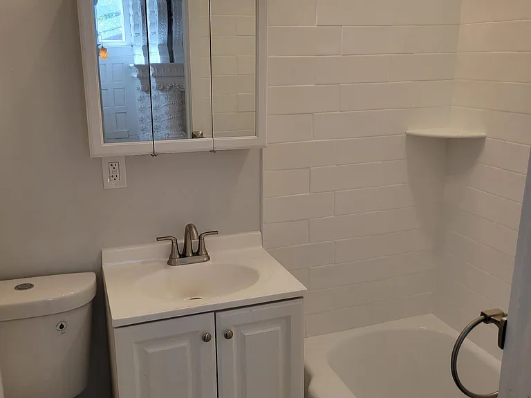 118 S Beechwood St #1 — Photo 8