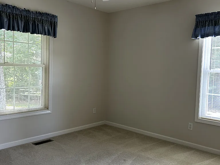 193 Berkshire Loop — Photo 13
