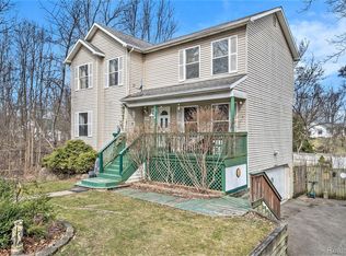 212 W Rose St, Holly, MI 48442