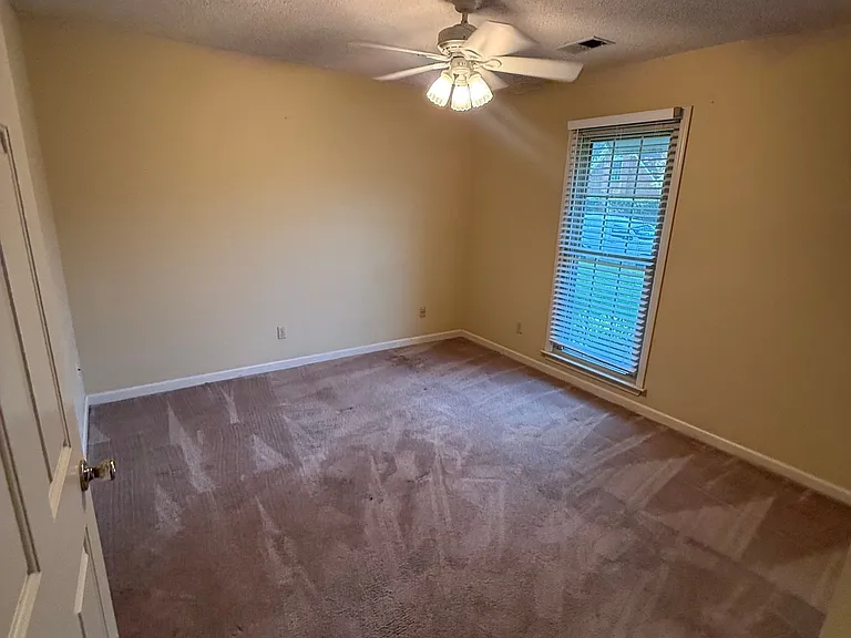 8142 Creekside Cir S — Photo 15