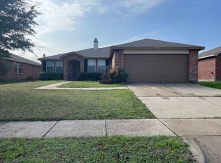 1333 Cherokee Rose Ln, Burleson, TX 76028