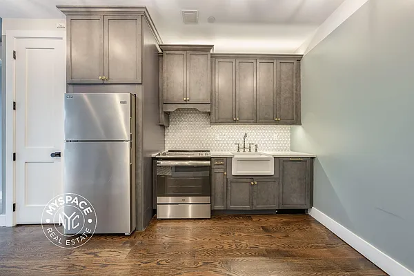 Rented by MySpaceNYC | media 113