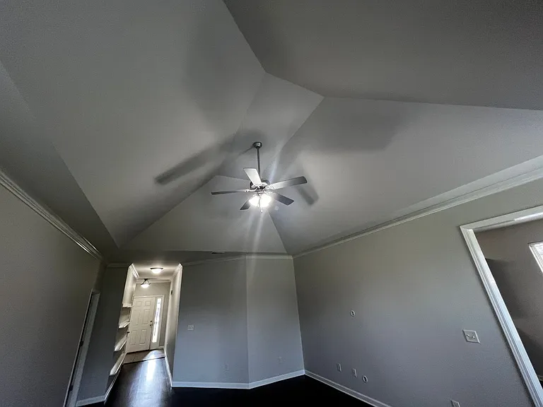 2208 Adkins Cir — Photo 9