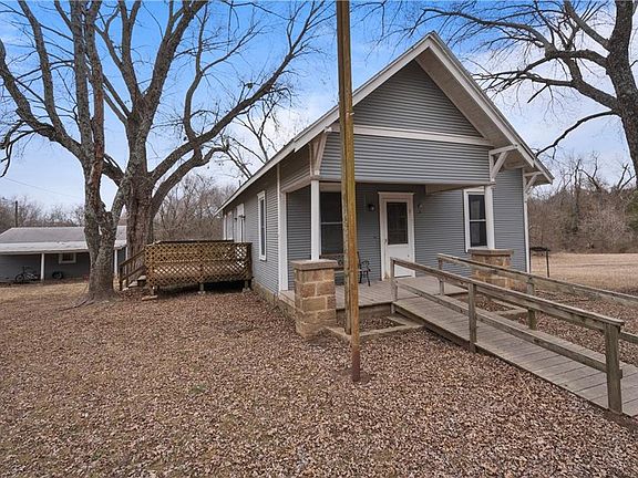 3rd image of 3962 County Road 2200
