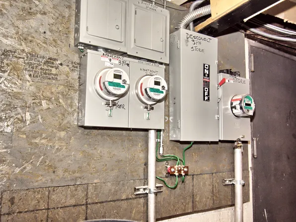 3299 Fulton Street image 20 of 21