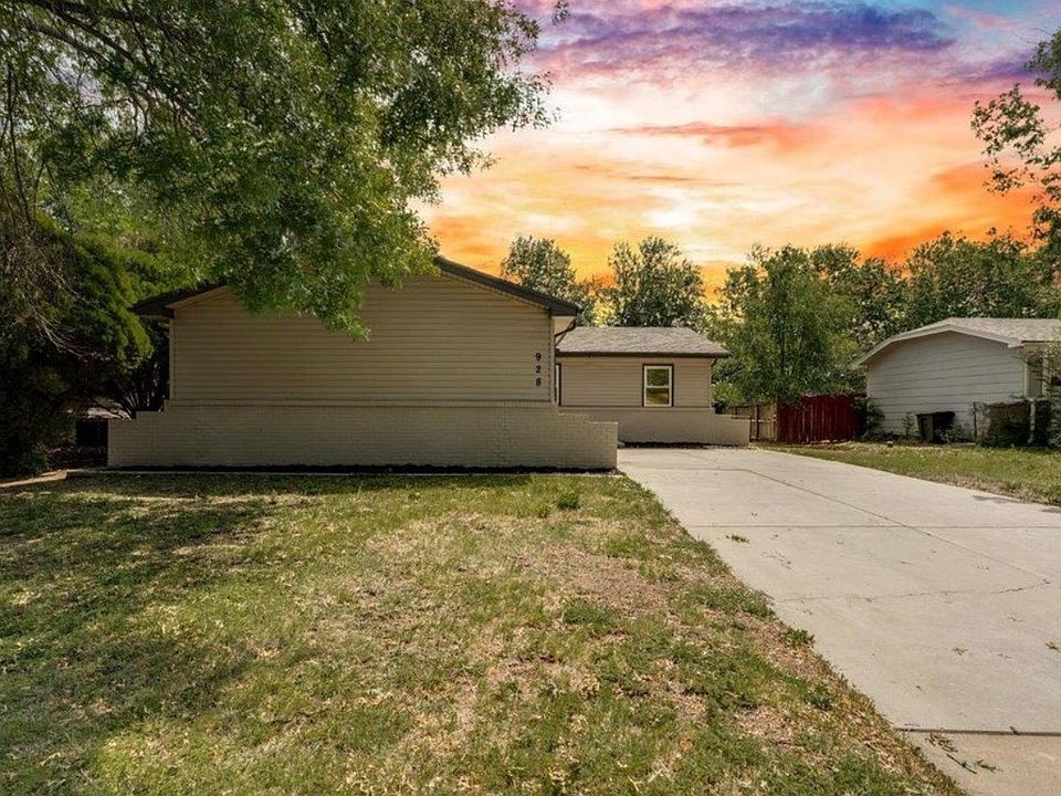 1st image of 928 S Dalton Dr