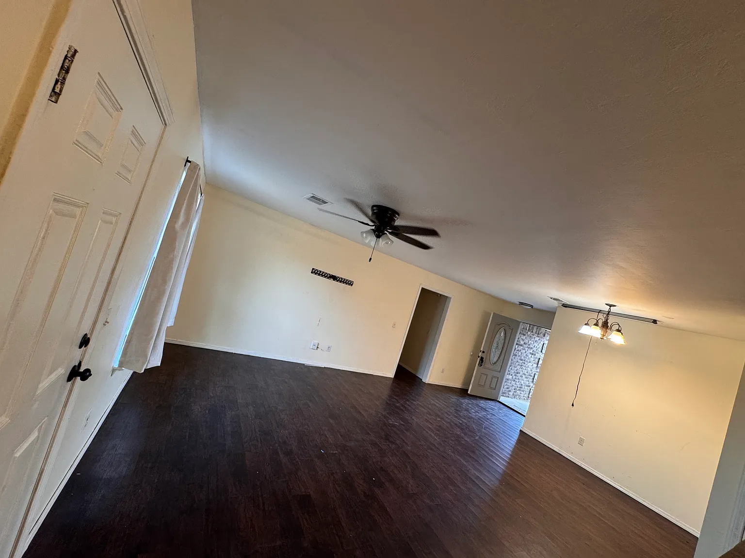 3 bed, 1306 sqft, $1,600 — Photo 3