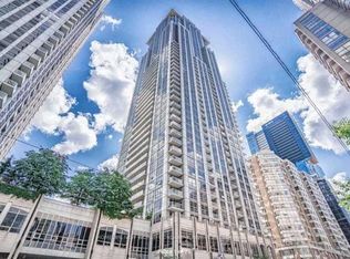 761 Bay St #1611, Toronto, ON M5G2R2