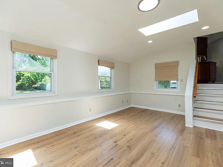 6013 Madeline Dr — Photo 12