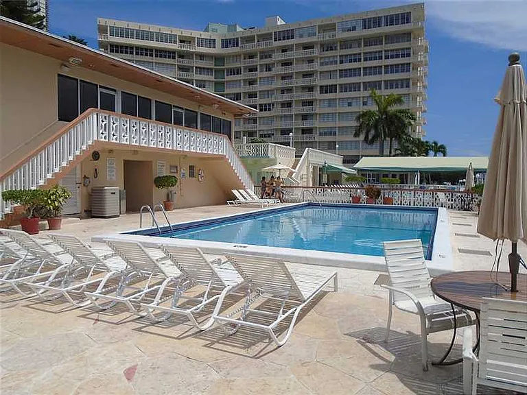 1825 S Ocean Dr #100 — Photo 9