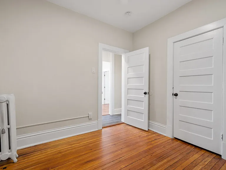701 Brownsville Rd — Photo 17
