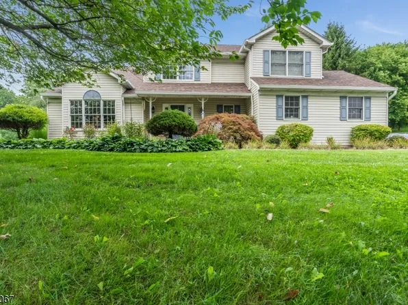 4 Lauren Drive, Franklin Twp., NJ 08886