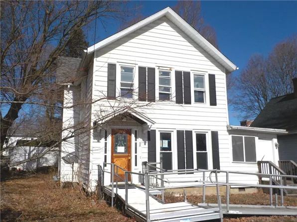 58 Chapel St, Mount Morris, NY 14510