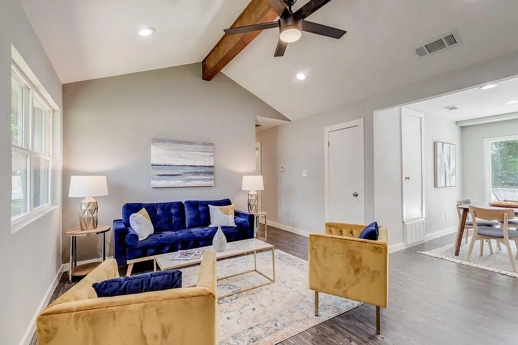 3 bed, 2.0 bath, 1101 sqft, $2,100 — Photo 3