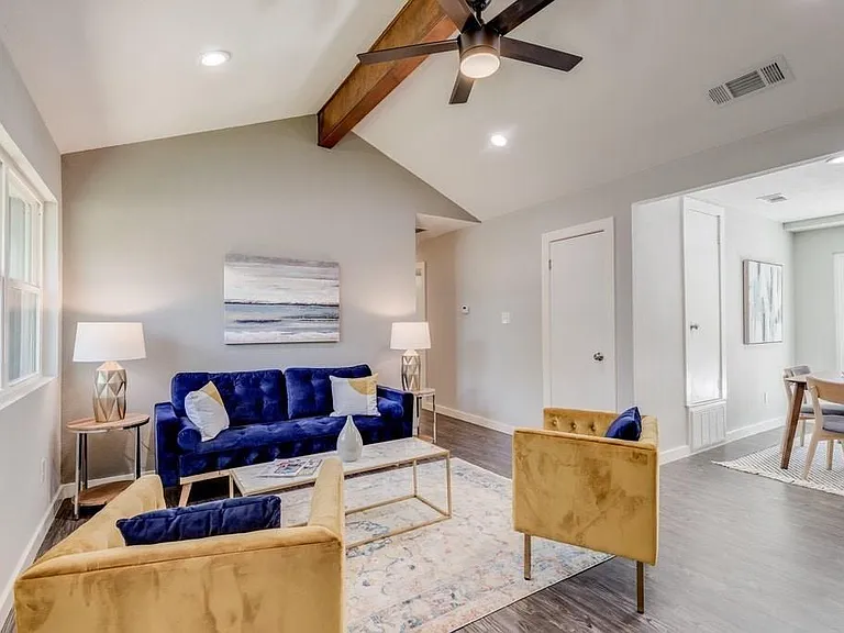 1512 Luray Dr — Photo 3
