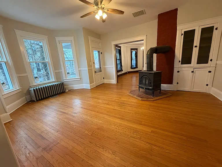 2320 Rock Spring Rd — Photo 13