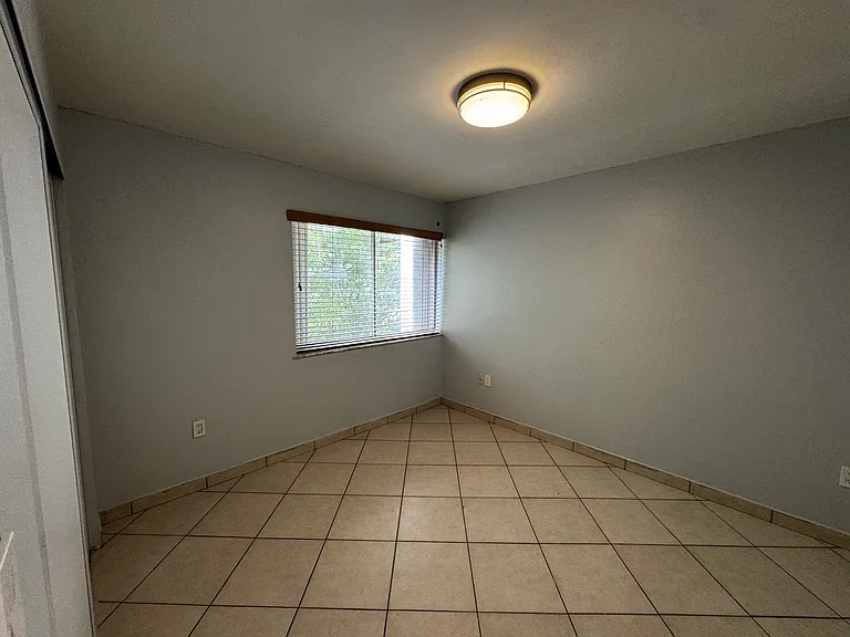 8027 Lake Dr — Photo 8