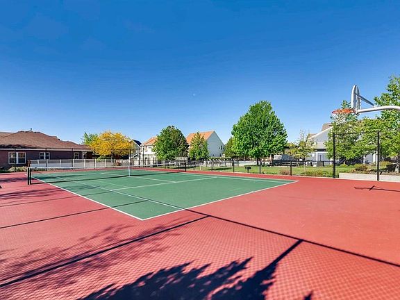 Community tennis