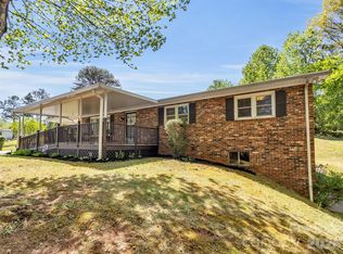250 Reeves Cove Rd, Candler, NC 28715