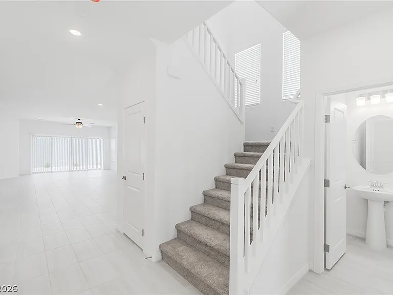 5749 Tioga Way — Photo 3