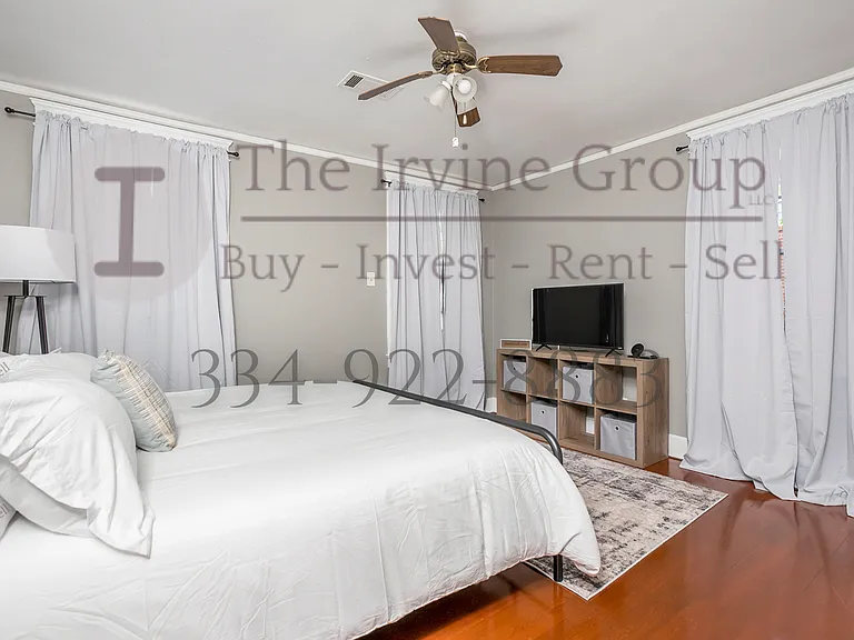 1501 Winona Ave — Photo 10