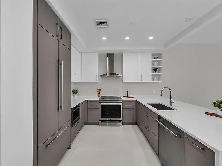275 1st Ave S #1904 — Photo 20