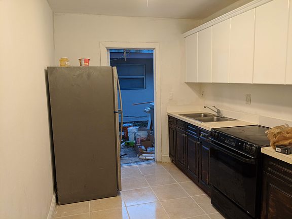 4th image of 150 Nw 7th St #1-2