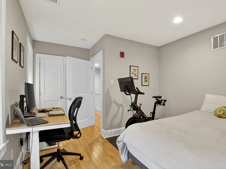 1712 Green St #4 — Photo 14