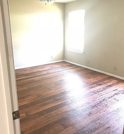 4th image of 1014 Chapel View Dr