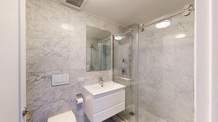 Rented by Bond New York | media 33