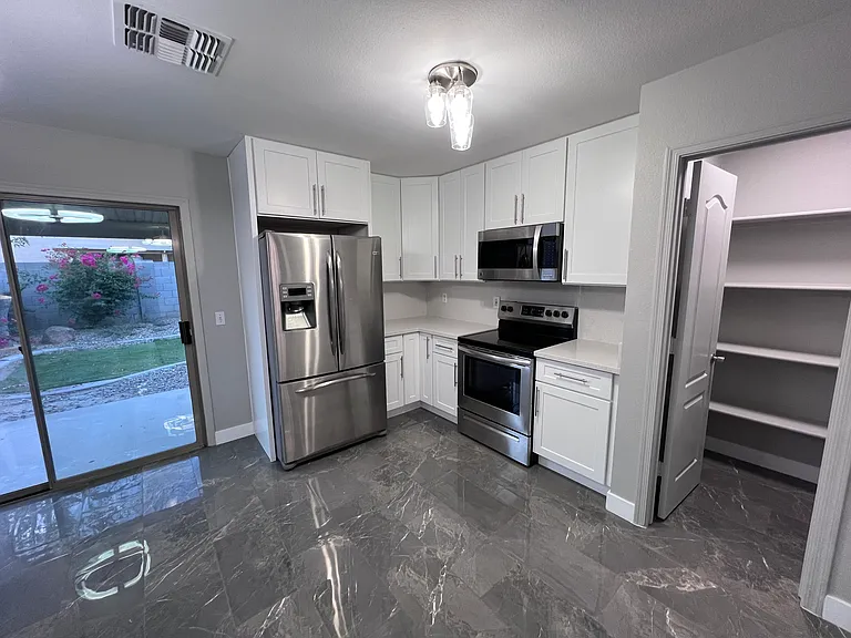 W Crocus Dr — Photo 14