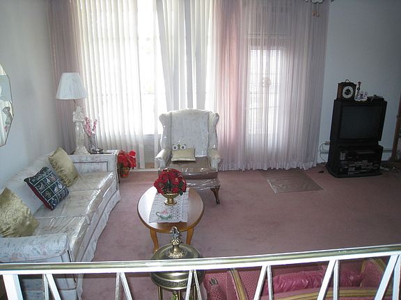 5th image of 6121 W Higgins Ave APT E3