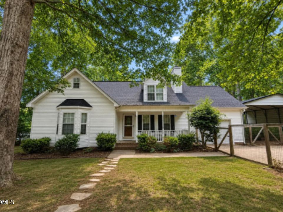 1st image of 330 Cherrylaurel Dr