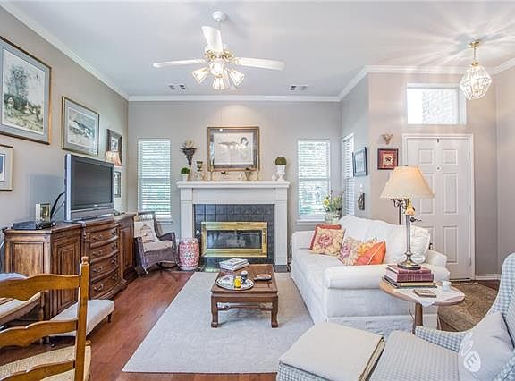 3rd image of 208 Arbor Creek Dr