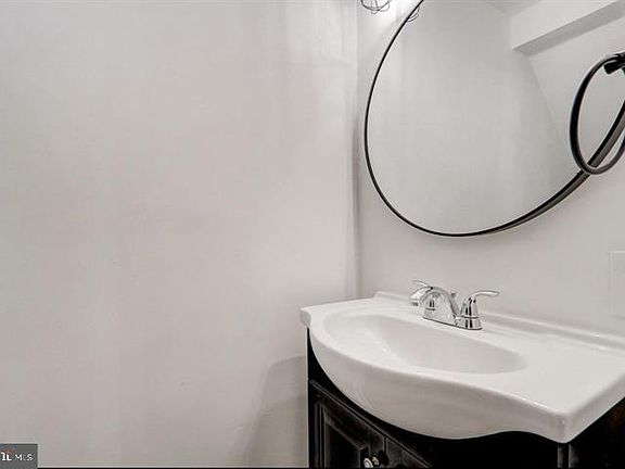 3rd image of 46 N Edgewater Ave #A