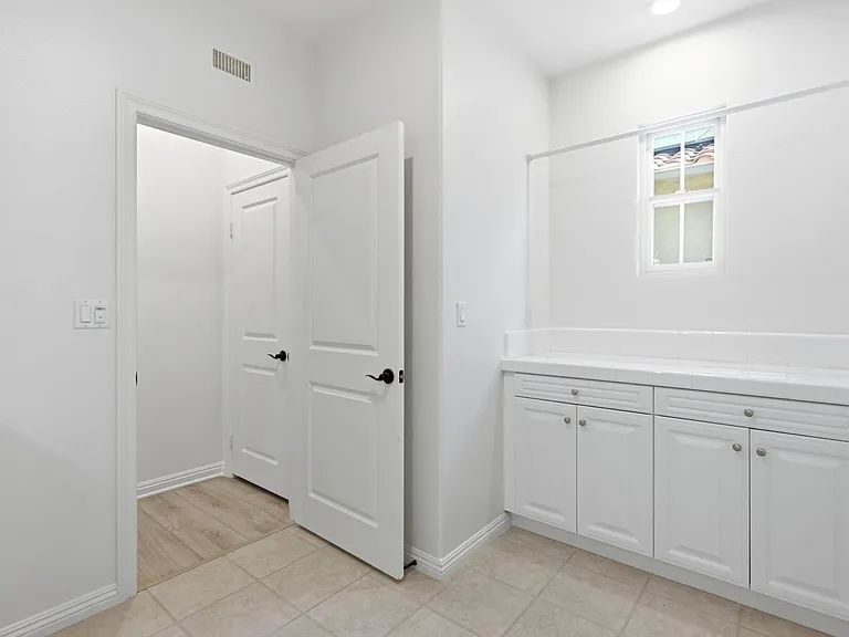 40 Paseo Lerida — Photo 44