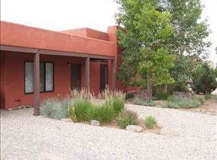 350 Vegas De Taos, Taos, NM 87571