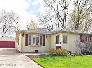 3206 Peacock Ln, Rolling Meadows, IL 60008