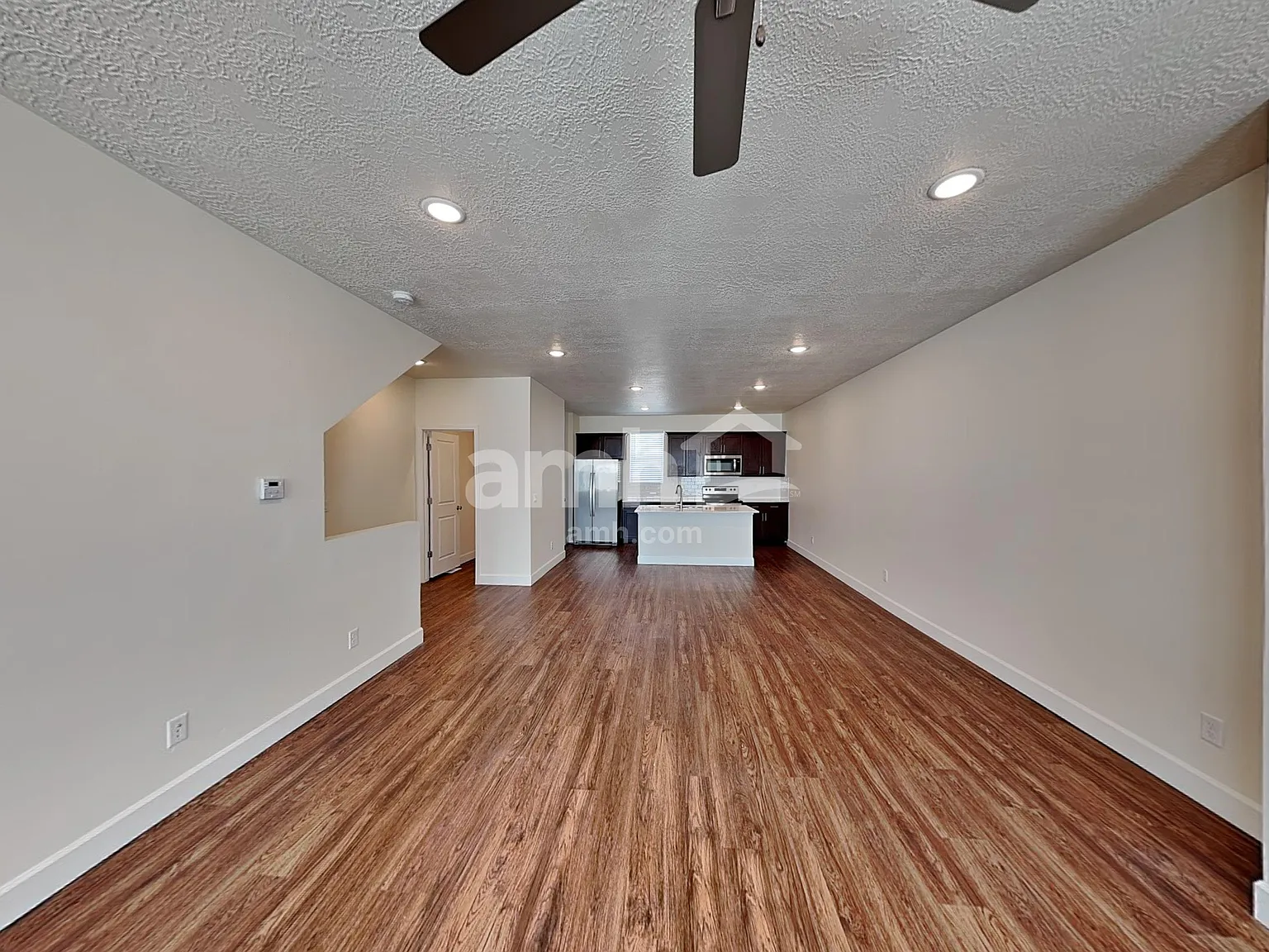 3 bed, 2.5 bath, 1603 sqft, $2,155 — Photo 3