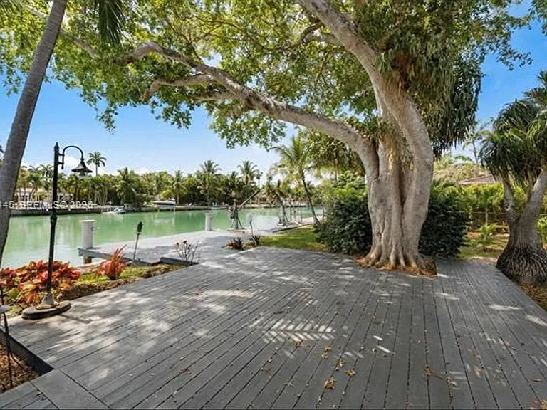 540 S Shore Dr — Photo 4