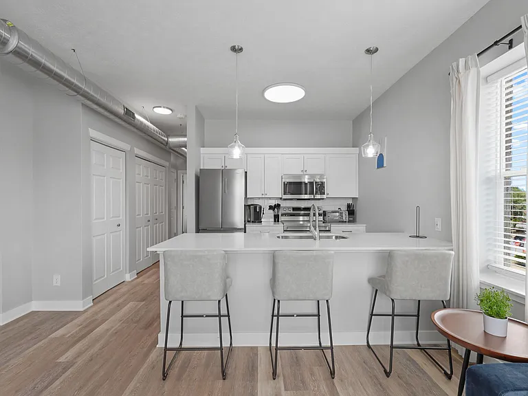 21 W 16th Street21 B02 Indianapolis #STREET21-B02 — Photo 15