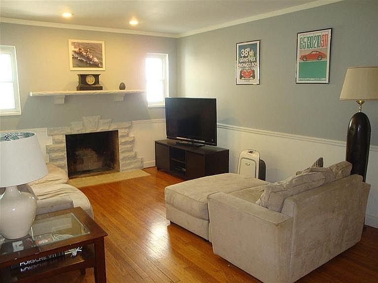 1st image of 114 Oak Knoll Dr
