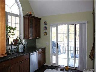 2nd image of 15 Atlantic St