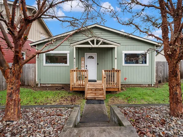 19204 Cokeron Dr, Oregon City, OR 97045