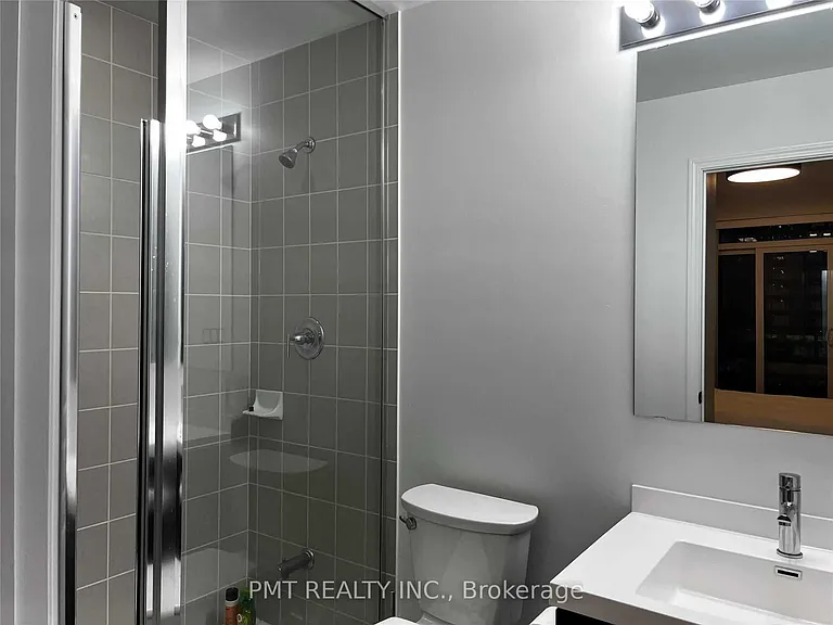 352 Front St W #2014 — Photo 17