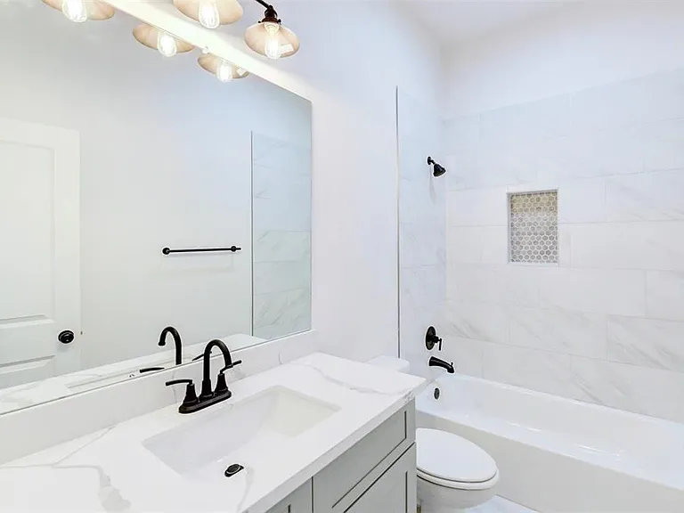 5310 Denmark St — Photo 17