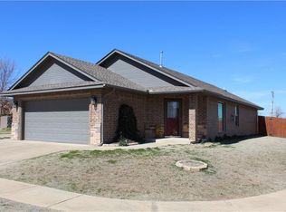 9017 NW 93rd Cir, Yukon, OK 73099