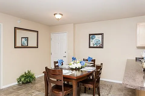 Lincoln Meadows Apartments — Photo 14