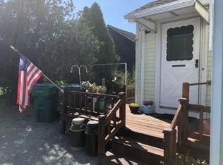 213 Old Mill Ln, Portsmouth, RI 02871