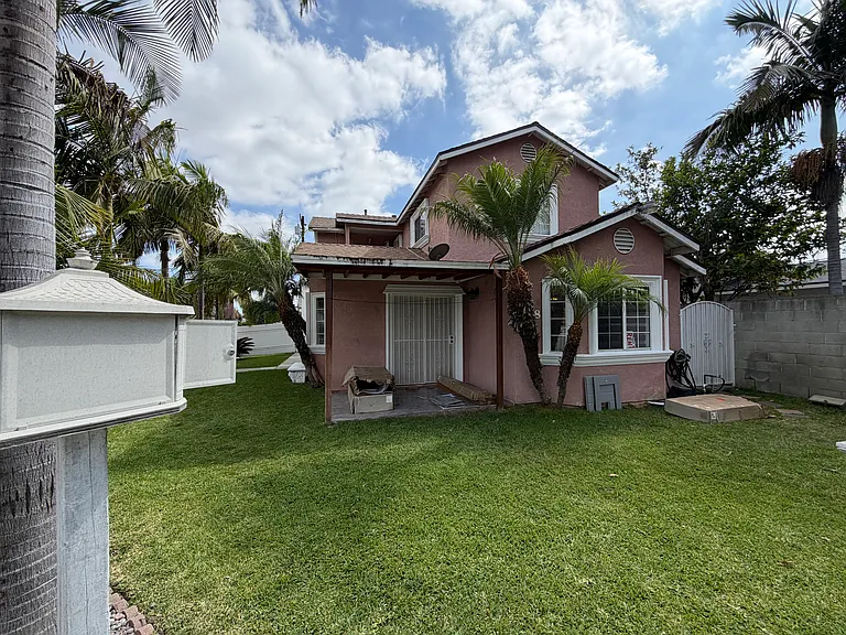 3718 Lynwood Rd — Photo 2